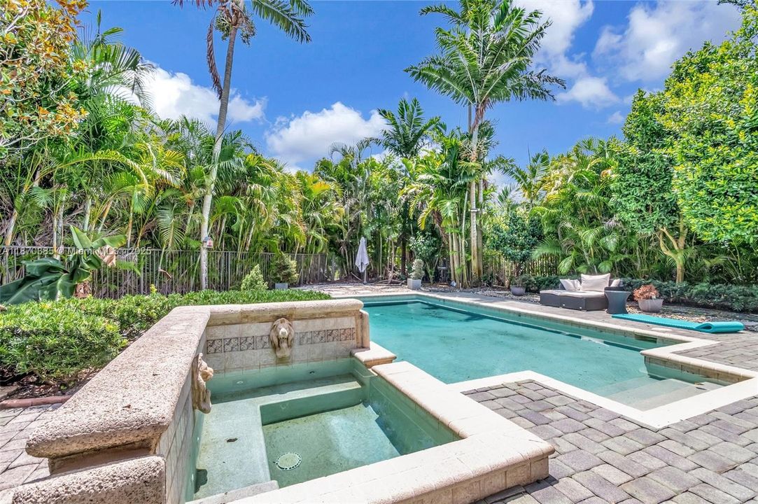 Active With Contract: $899,000 (3 beds, 2 baths, 2466 Square Feet)