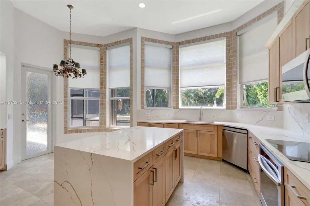 Active With Contract: $899,000 (3 beds, 2 baths, 2466 Square Feet)