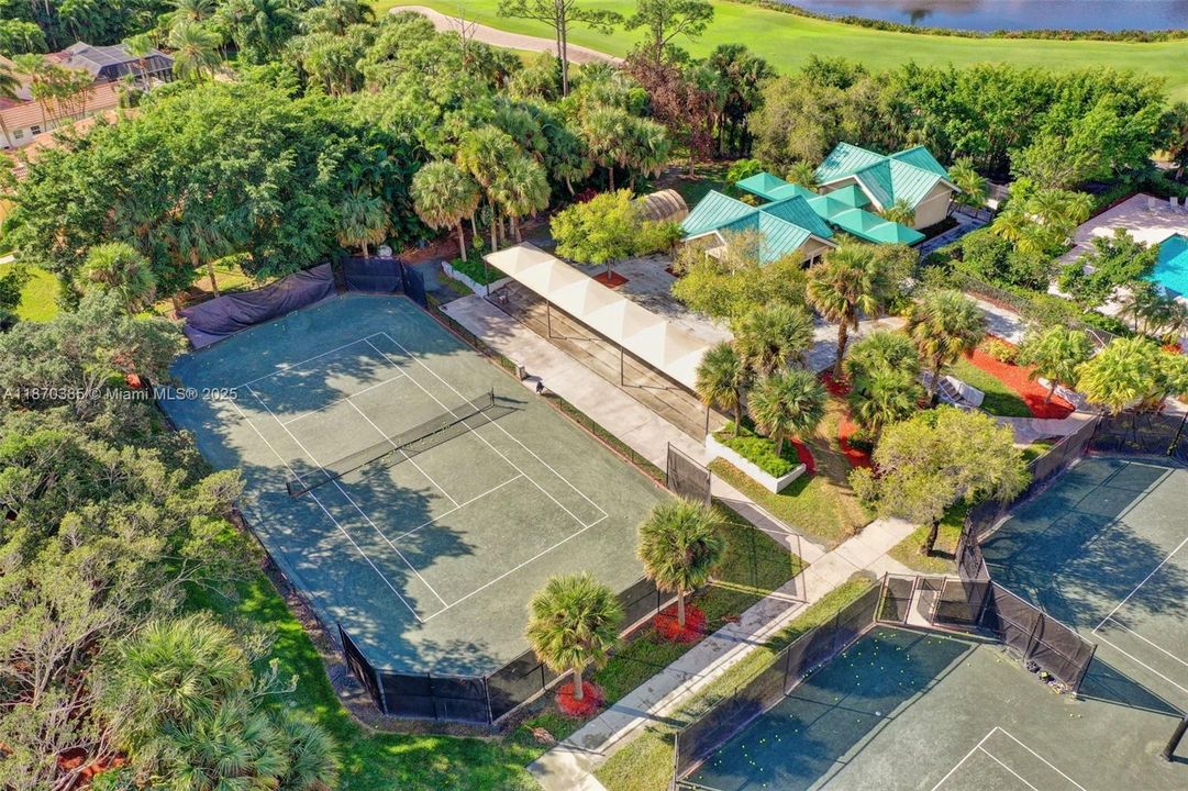 Active With Contract: $899,000 (3 beds, 2 baths, 2466 Square Feet)