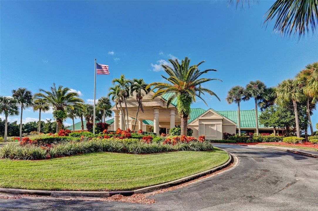 Active With Contract: $899,000 (3 beds, 2 baths, 2466 Square Feet)