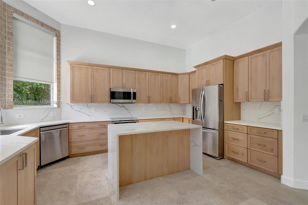 Active With Contract: $899,000 (3 beds, 2 baths, 2466 Square Feet)