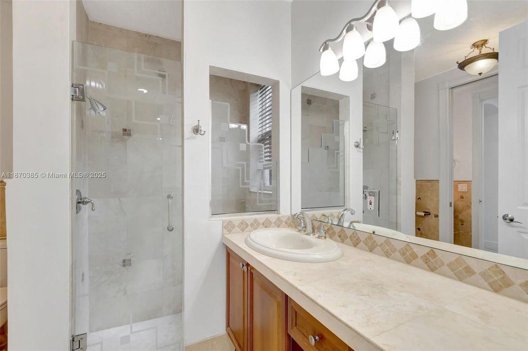 Active With Contract: $899,000 (3 beds, 2 baths, 2466 Square Feet)