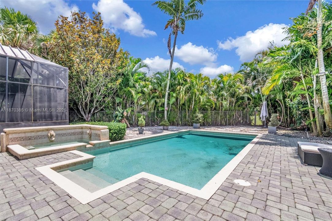 Active With Contract: $899,000 (3 beds, 2 baths, 2466 Square Feet)