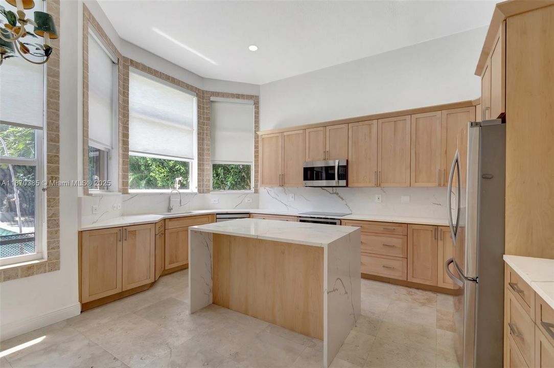 Active With Contract: $899,000 (3 beds, 2 baths, 2466 Square Feet)