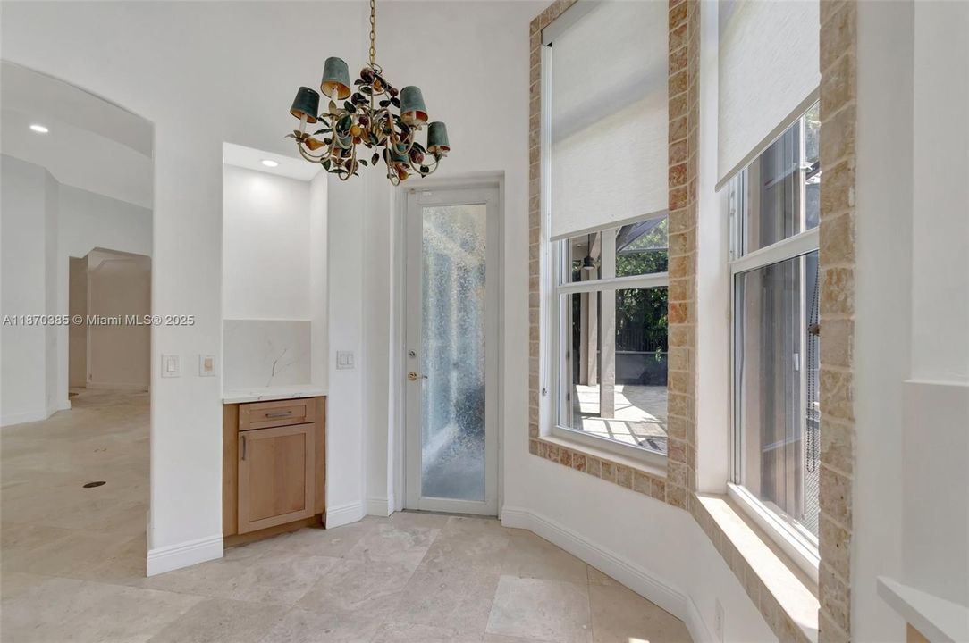 Active With Contract: $899,000 (3 beds, 2 baths, 2466 Square Feet)