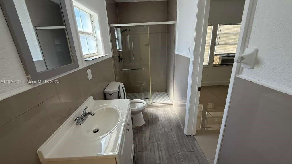 Active With Contract: $799,000 (0 beds, 0 baths, 2899 Square Feet)