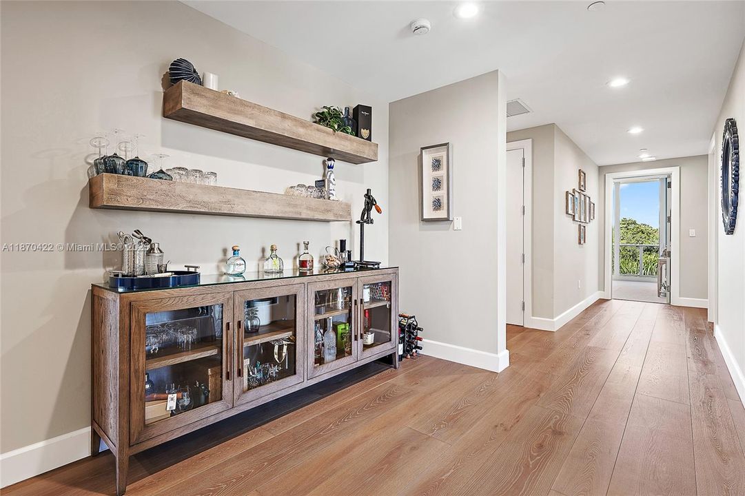 Vendido Recientemente: $4,750,000 (3 camas, 3 baños, 3937 Pies cuadrados)