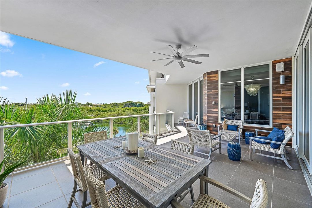 Vendido Recientemente: $4,750,000 (3 camas, 3 baños, 3937 Pies cuadrados)