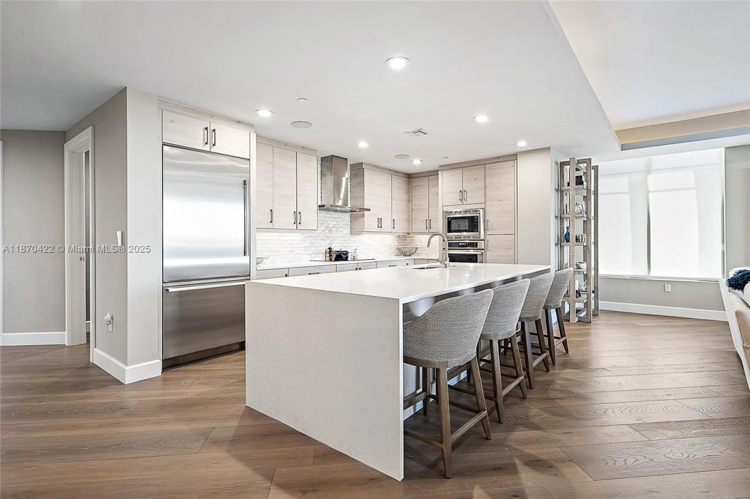 Vendido Recientemente: $4,750,000 (3 camas, 3 baños, 3937 Pies cuadrados)