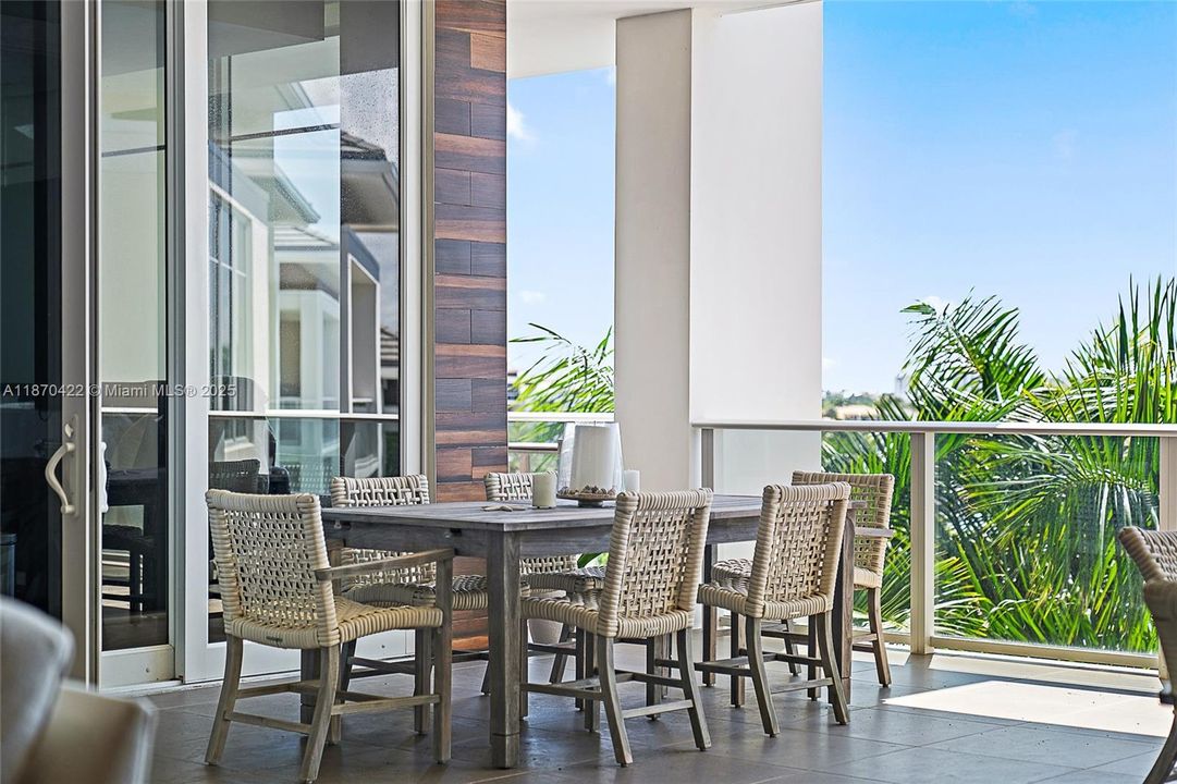 Vendido Recientemente: $4,750,000 (3 camas, 3 baños, 3937 Pies cuadrados)