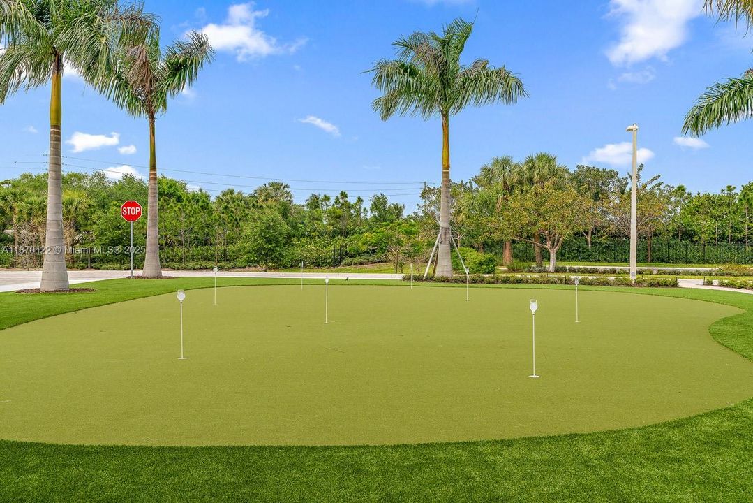 Vendido Recientemente: $4,750,000 (3 camas, 3 baños, 3937 Pies cuadrados)