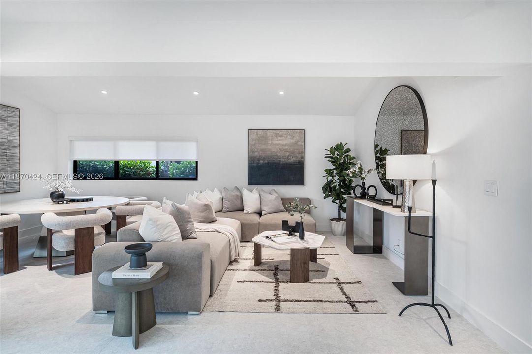 Activo con contrato: $3,747,000 (5 camas, 5 baños, 3747 Pies cuadrados)