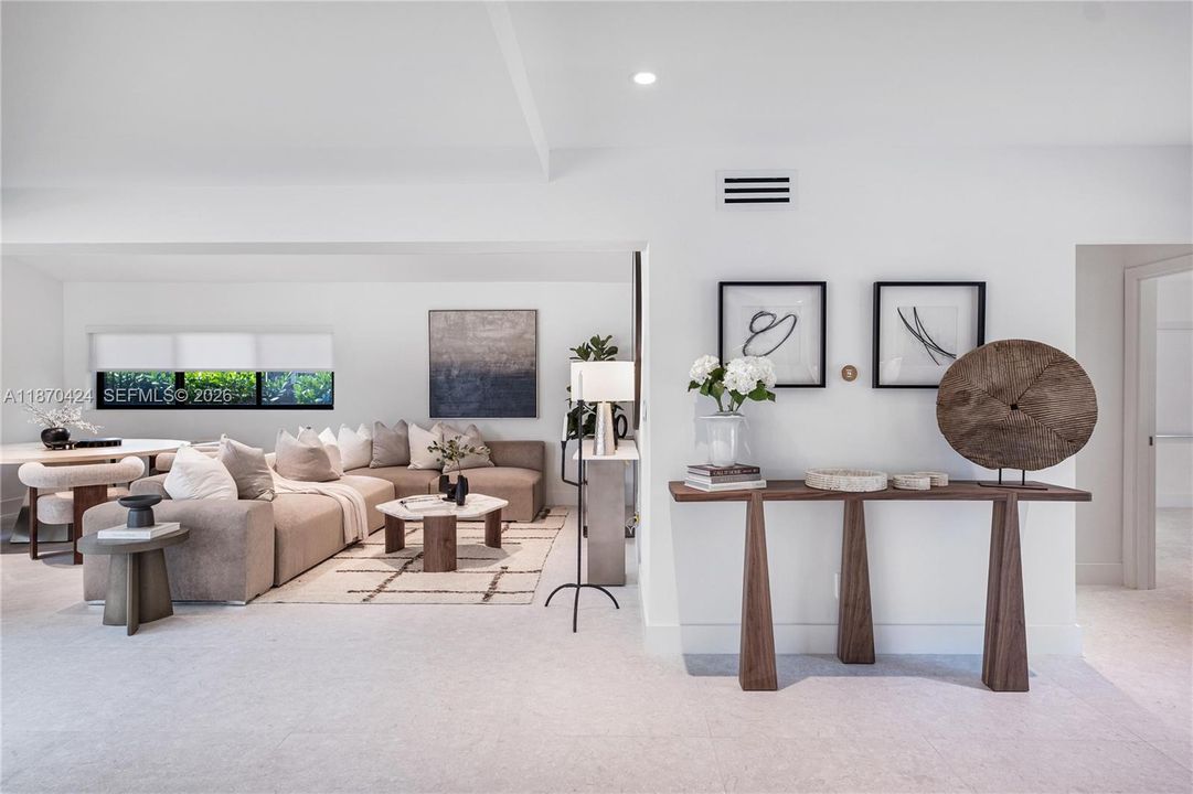 Activo con contrato: $3,747,000 (5 camas, 5 baños, 3747 Pies cuadrados)