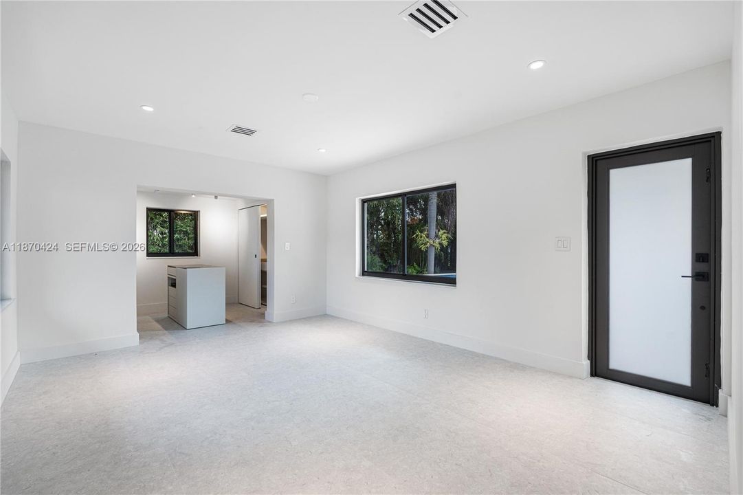 Activo con contrato: $3,747,000 (5 camas, 5 baños, 3747 Pies cuadrados)