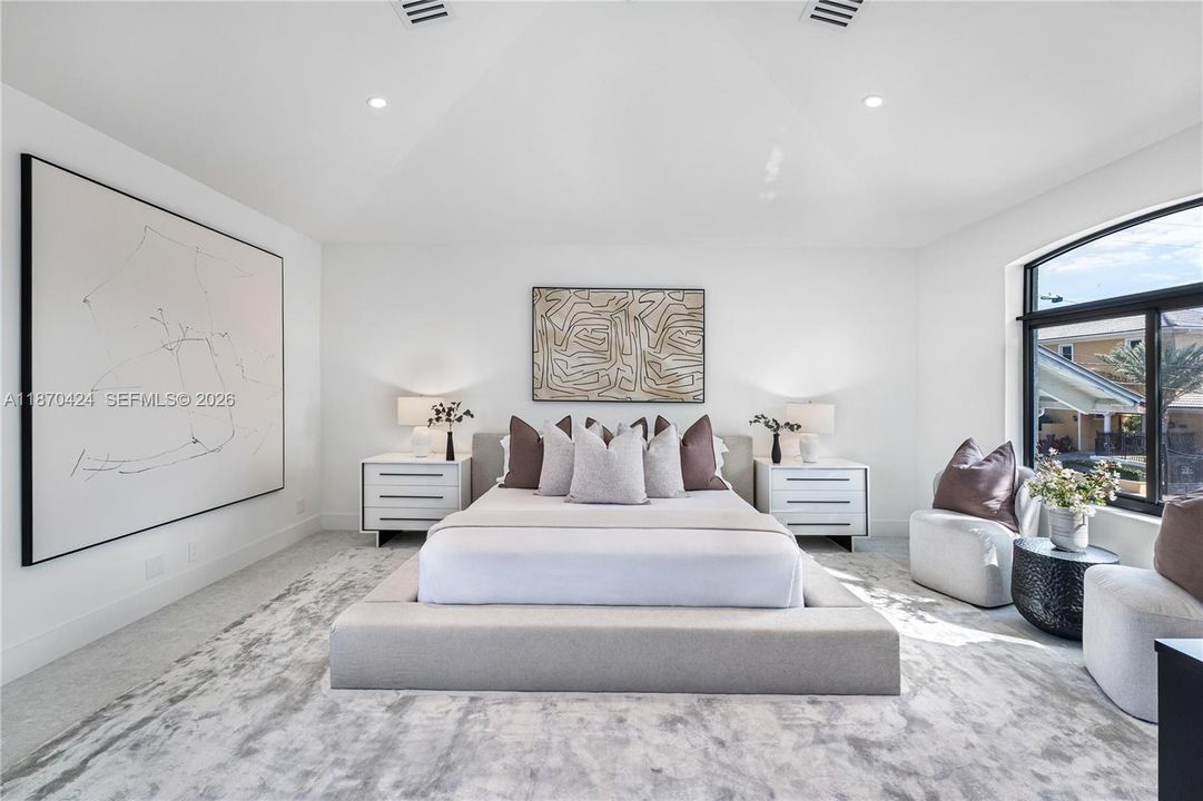 Activo con contrato: $3,747,000 (5 camas, 5 baños, 3747 Pies cuadrados)