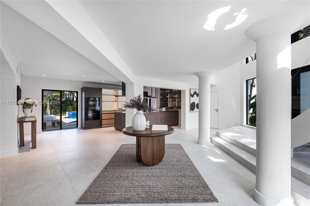 Activo con contrato: $3,747,000 (5 camas, 5 baños, 3747 Pies cuadrados)