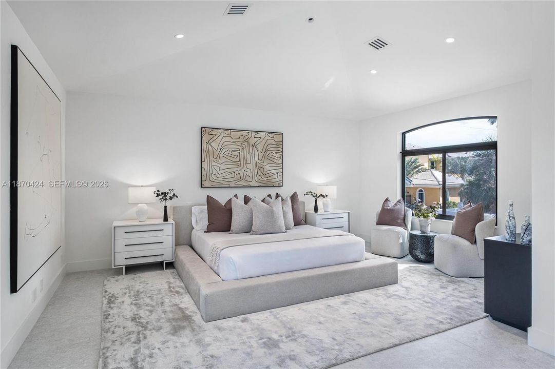 Activo con contrato: $3,747,000 (5 camas, 5 baños, 3747 Pies cuadrados)