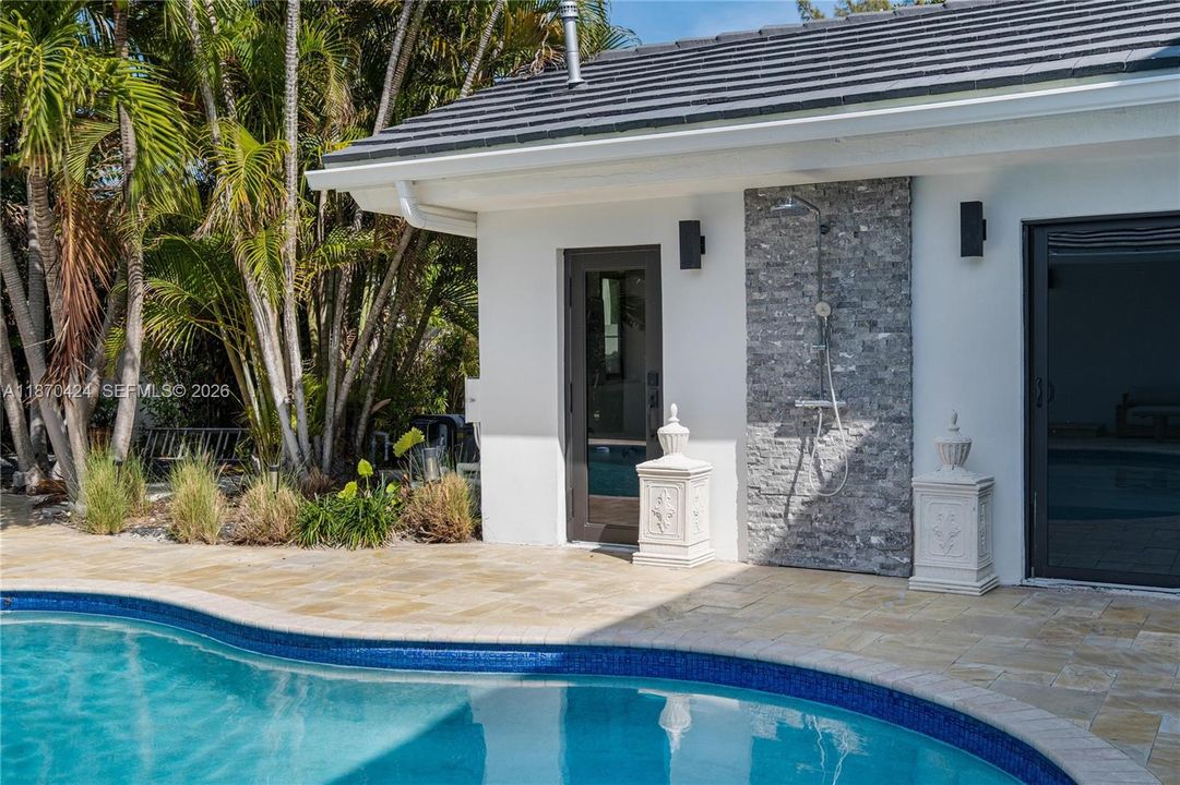 Activo con contrato: $3,747,000 (5 camas, 5 baños, 3747 Pies cuadrados)
