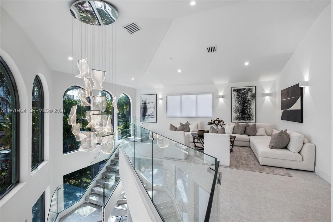 Activo con contrato: $3,747,000 (5 camas, 5 baños, 3747 Pies cuadrados)