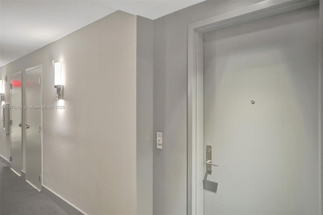 For Sale: $1,350,000 (2 beds, 3 baths, 1541 Square Feet)