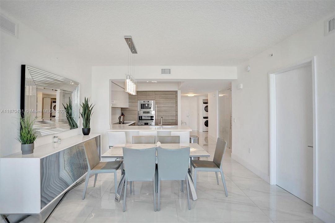 For Sale: $1,350,000 (2 beds, 3 baths, 1541 Square Feet)