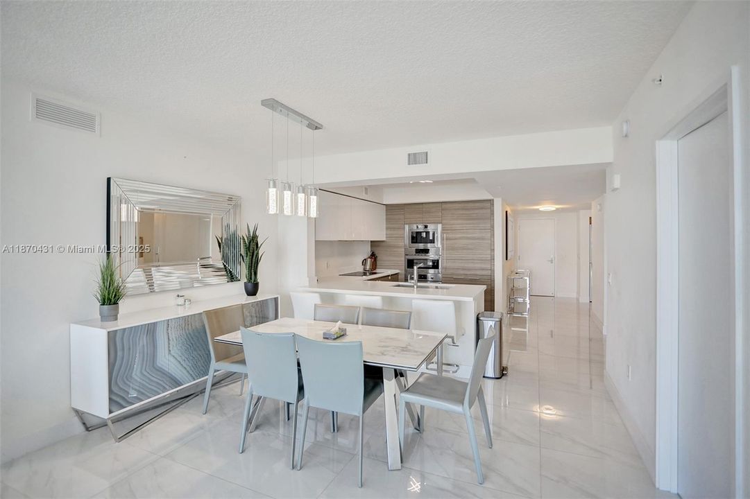 For Sale: $1,350,000 (2 beds, 3 baths, 1541 Square Feet)