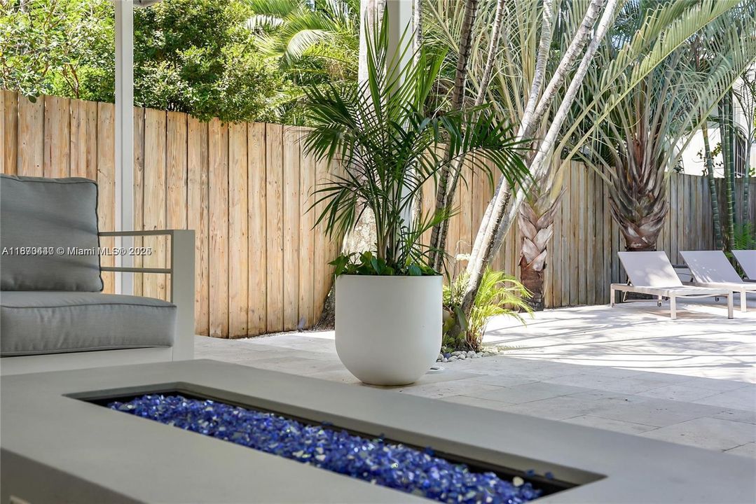 В аренду: $25,400 (5 спален, 5 ванн, 5465 Квадратных фут)