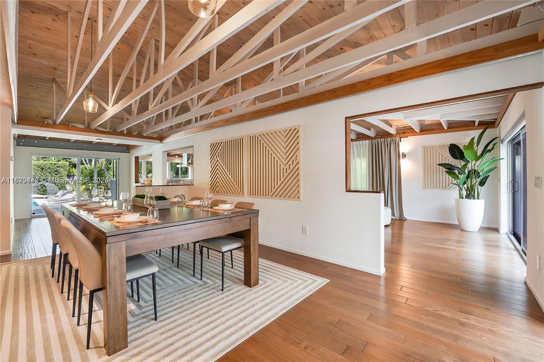 В аренду: $25,400 (5 спален, 5 ванн, 5465 Квадратных фут)