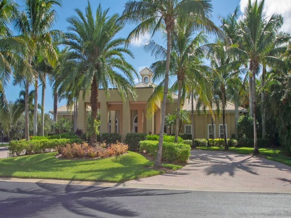 CLUBHOUSE