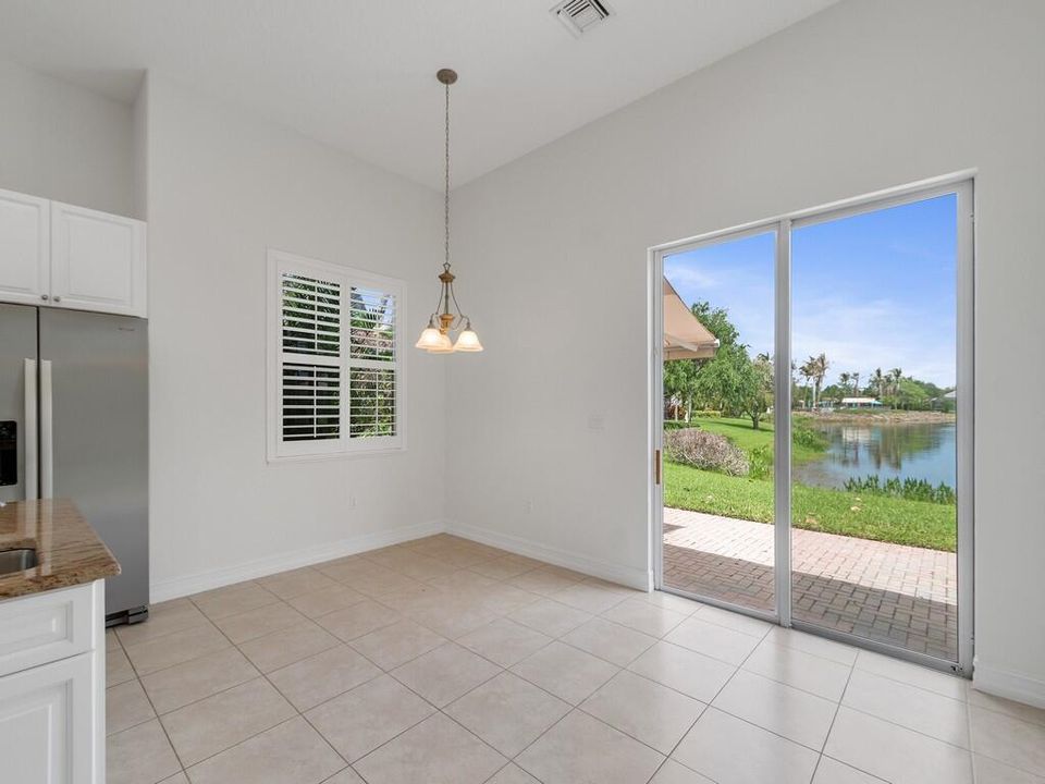 BREAKFAST NOOK