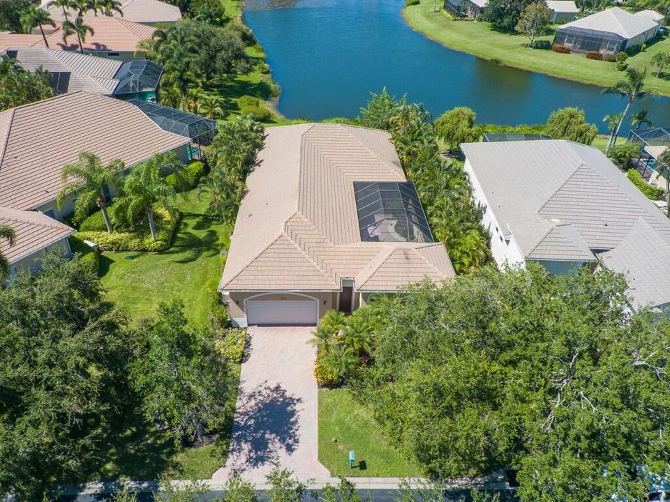 AERIAL VIEW TO LAKE