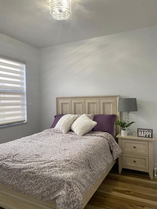 Под контрактом: $3,800 (3 спален, 3 ванн, 1617 Квадратных фут)