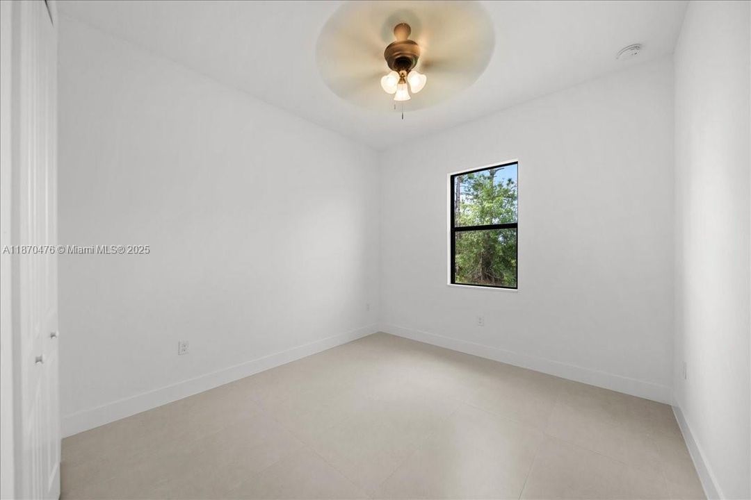 Vendido Recientemente: $289,999 (3 camas, 2 baños, 1270 Pies cuadrados)