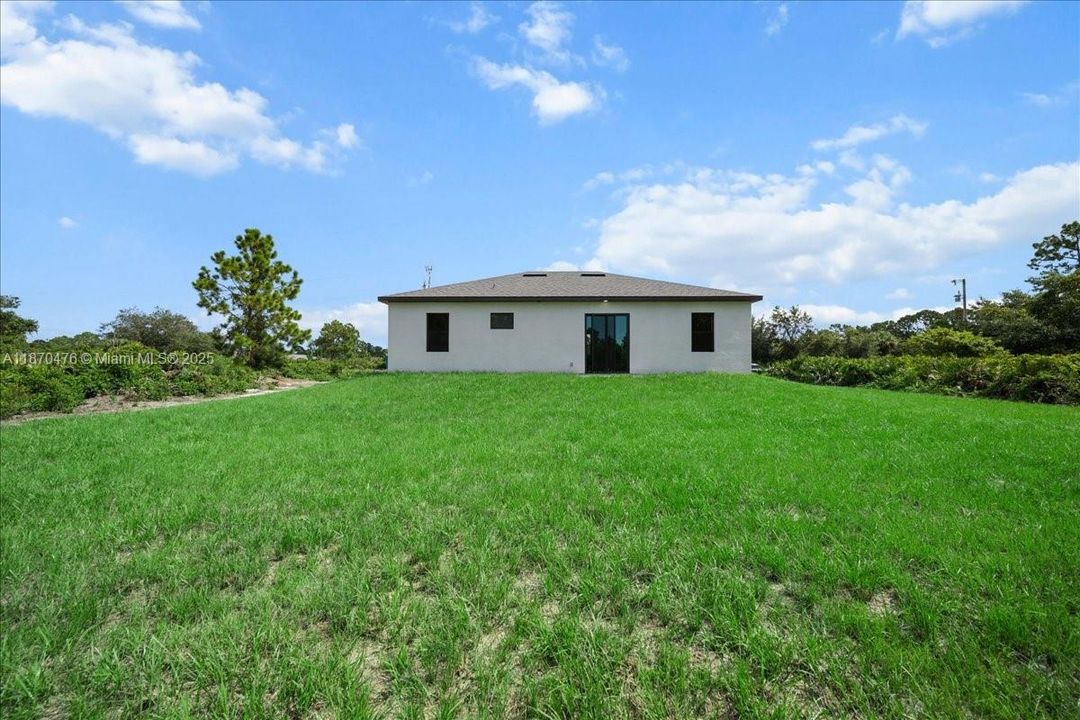 Vendido Recientemente: $289,999 (3 camas, 2 baños, 1270 Pies cuadrados)