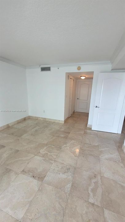 For Sale: $535,000 (1 beds, 1 baths, 791 Square Feet)