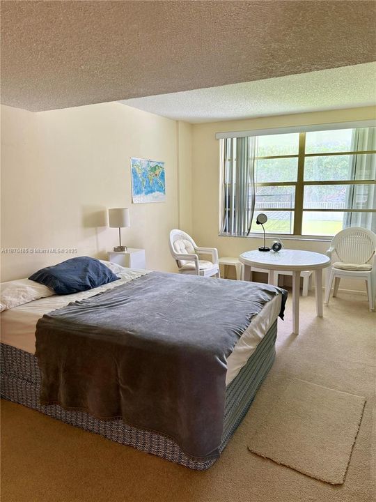 For Rent: $3,500 (1 beds, 1 baths, 895 Square Feet)