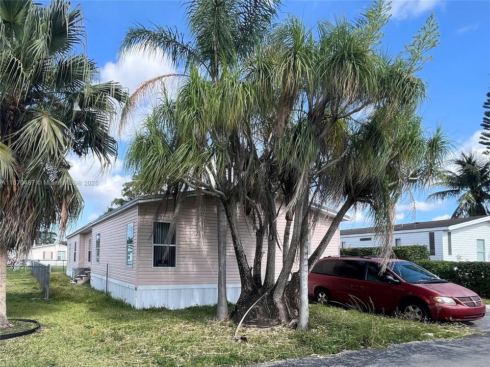 Active With Contract: $219,000 (4 beds, 2 baths, 1690 Square Feet)