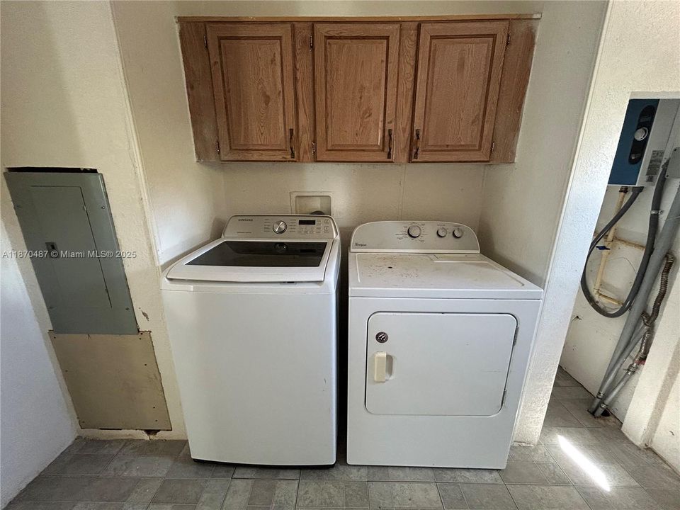 Active With Contract: $219,000 (4 beds, 2 baths, 1690 Square Feet)