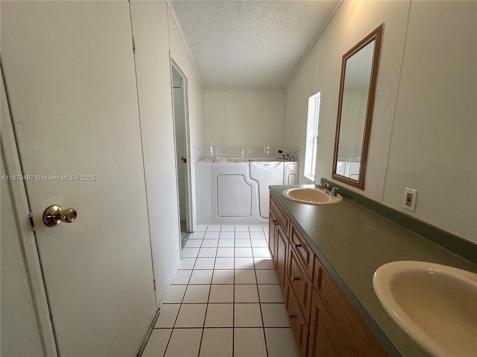 Active With Contract: $219,000 (4 beds, 2 baths, 1690 Square Feet)