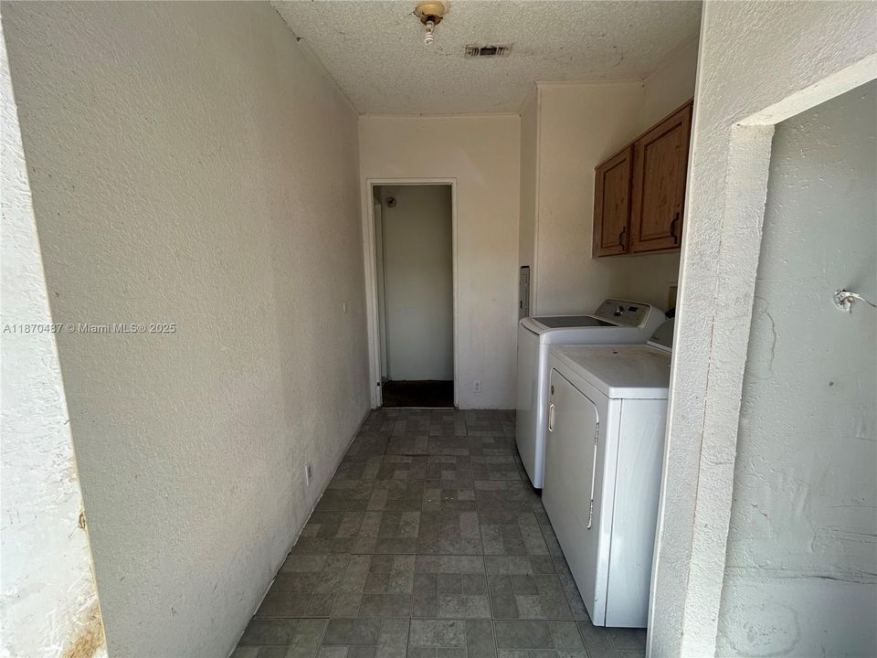 Active With Contract: $219,000 (4 beds, 2 baths, 1690 Square Feet)