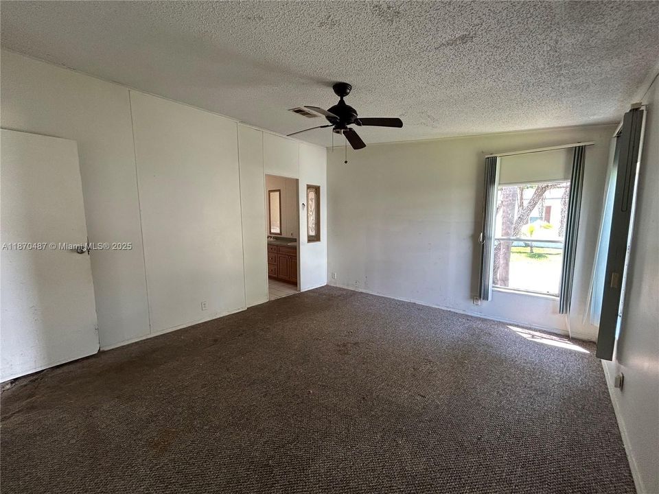 Active With Contract: $219,000 (4 beds, 2 baths, 1690 Square Feet)