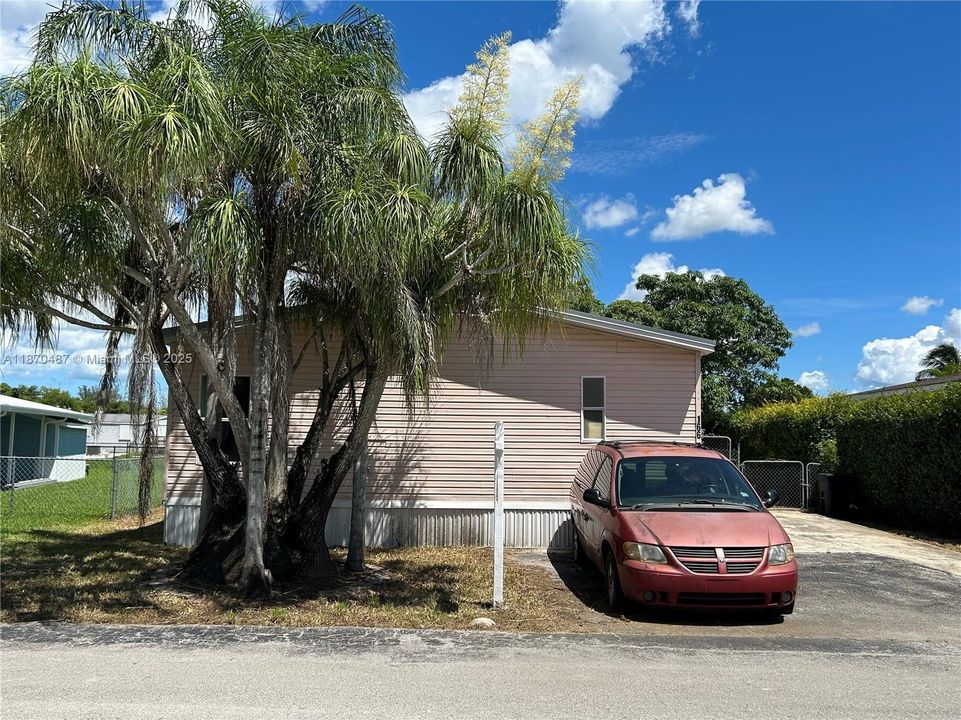 Active With Contract: $219,000 (4 beds, 2 baths, 1690 Square Feet)