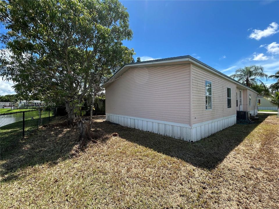 Active With Contract: $219,000 (4 beds, 2 baths, 1690 Square Feet)