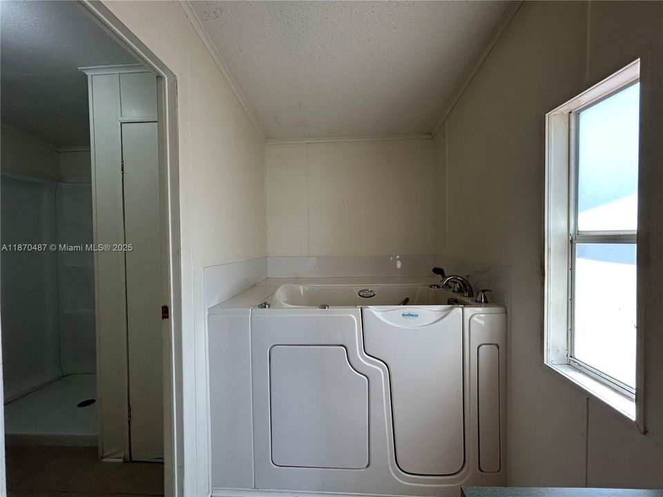 Active With Contract: $219,000 (4 beds, 2 baths, 1690 Square Feet)