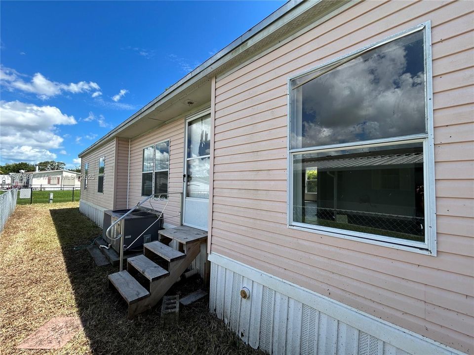 Active With Contract: $219,000 (4 beds, 2 baths, 1690 Square Feet)