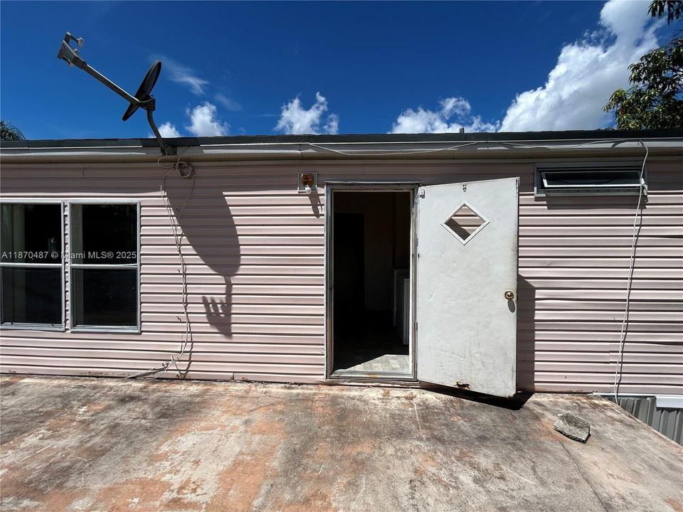 Active With Contract: $219,000 (4 beds, 2 baths, 1690 Square Feet)