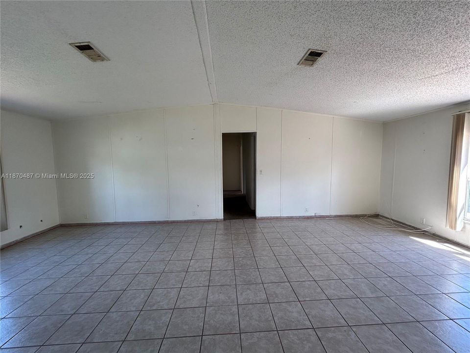 Active With Contract: $219,000 (4 beds, 2 baths, 1690 Square Feet)