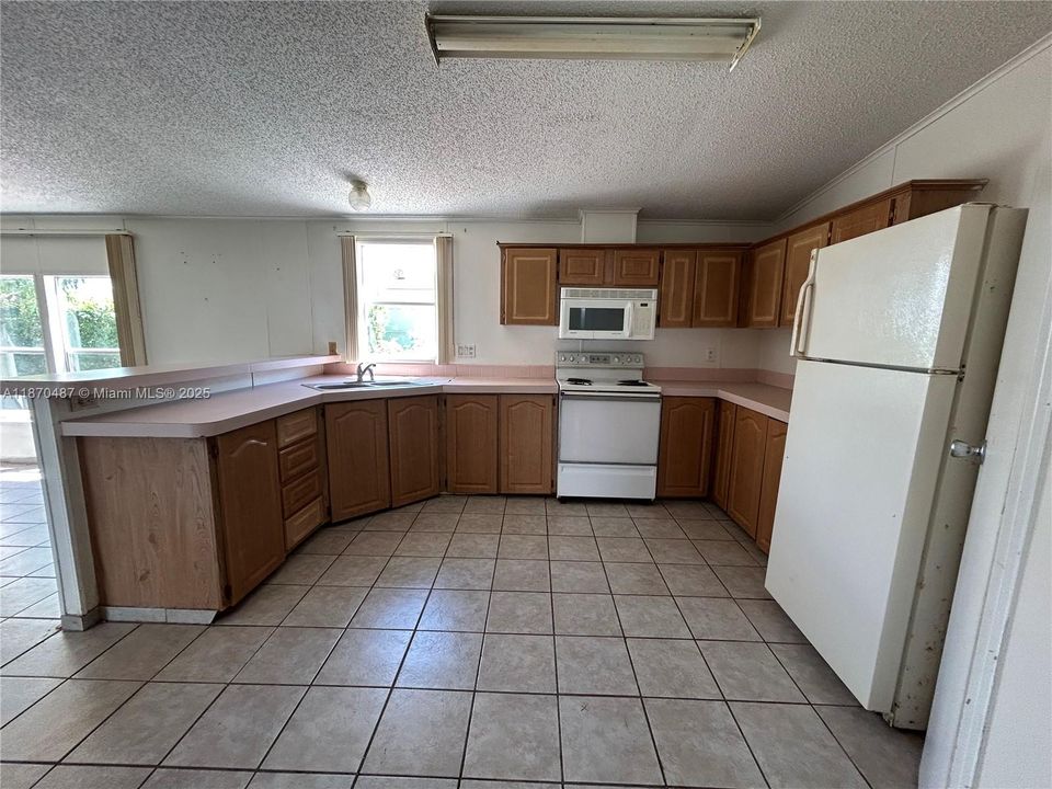 Active With Contract: $219,000 (4 beds, 2 baths, 1690 Square Feet)