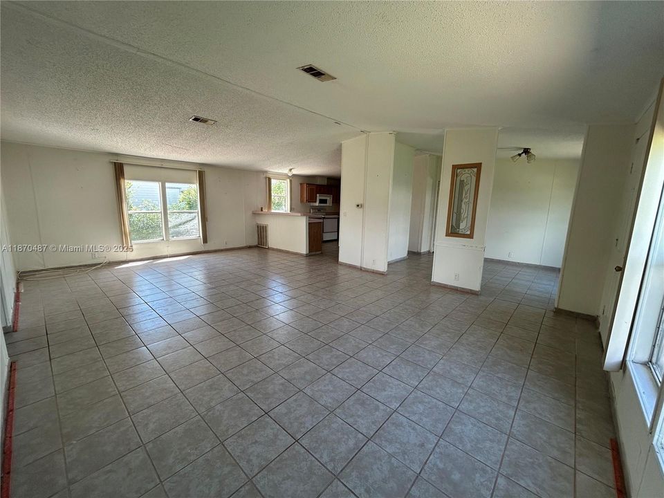 Active With Contract: $219,000 (4 beds, 2 baths, 1690 Square Feet)