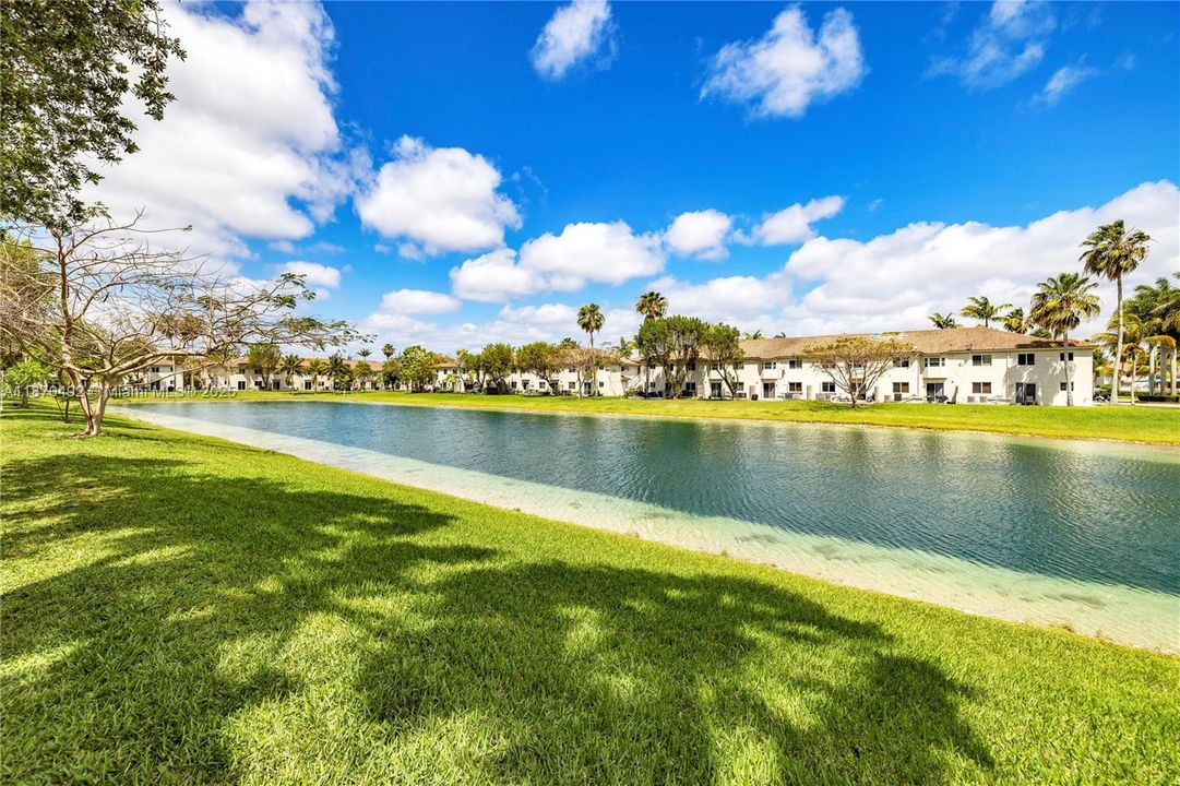 For Sale: $278,000 (3 beds, 2 baths, 1024 Square Feet)